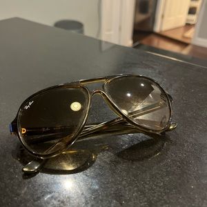 Used Ray-ban CATS 5000 CLASSIC, great condition!